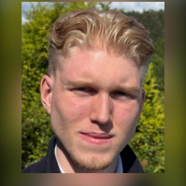 One Prop Trader a Day - Meet Charlie Fox: He Trades With AI Agents, Not Gut Feelings 2 Charlie Fox
